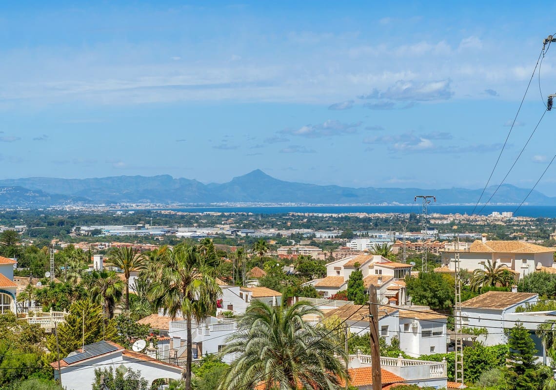 3 slaapkamer Villa te koop in Denia met zwembad - € 520.000 (Ref: 10081780)