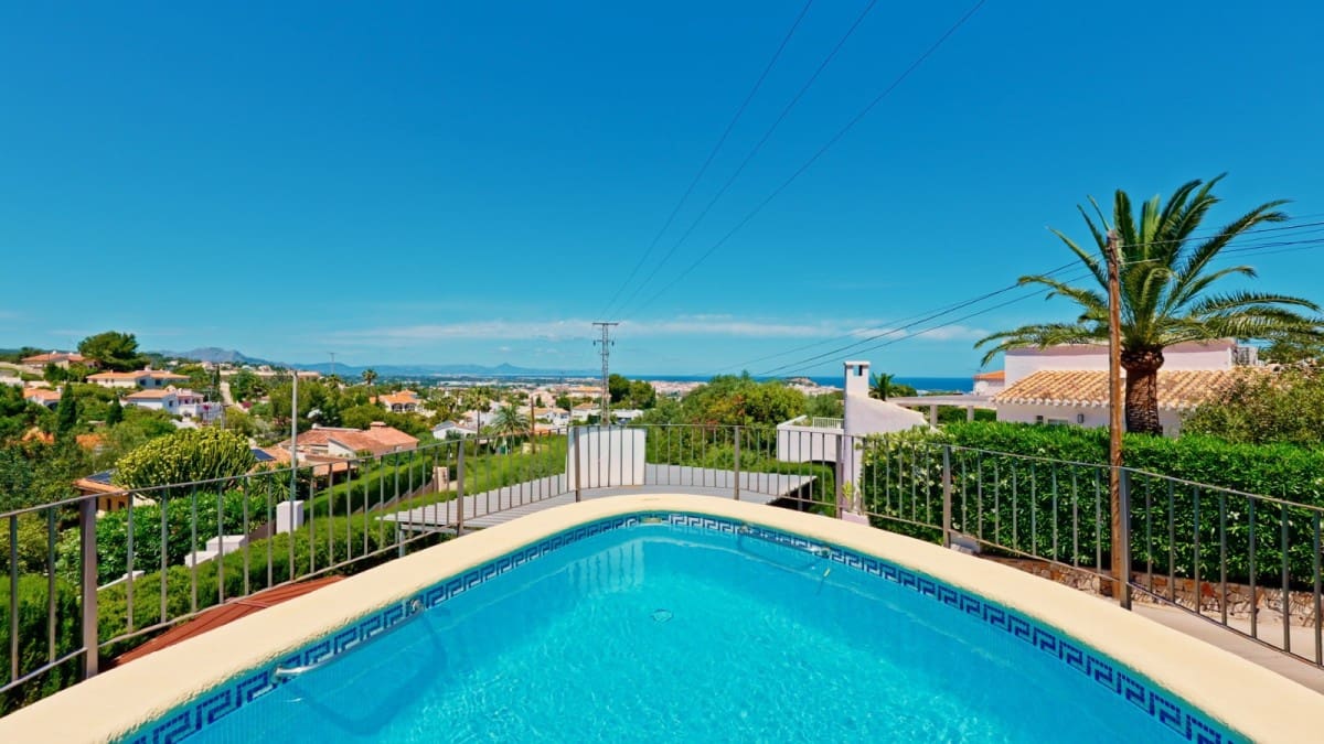 3 slaapkamer Villa te koop in Denia met zwembad - € 520.000 (Ref: 10081780)