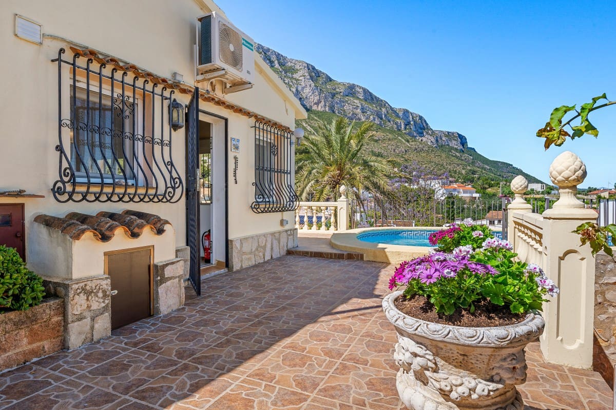 3 slaapkamer Villa te koop in Denia met zwembad - € 520.000 (Ref: 10081780)