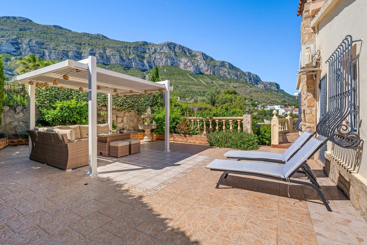 3 slaapkamer Villa te koop in Denia met zwembad - € 520.000 (Ref: 10081780)