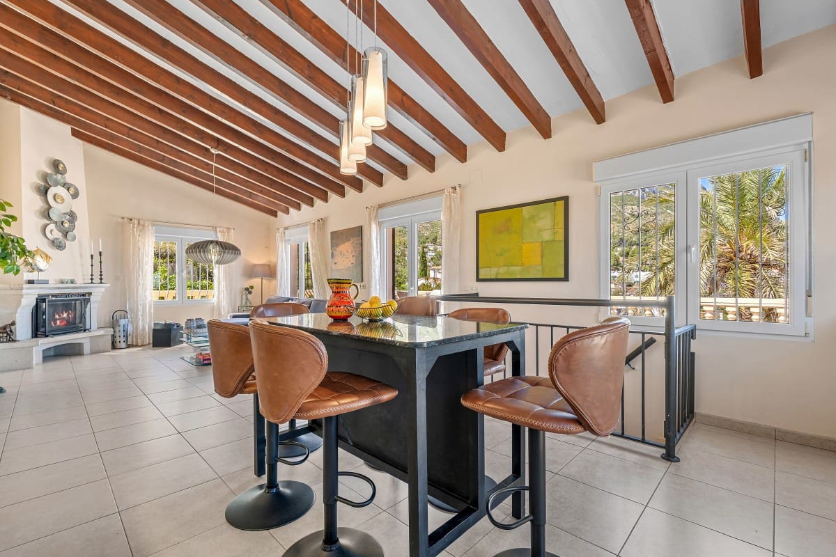 3 slaapkamer Villa te koop in Denia met zwembad - € 520.000 (Ref: 10081780)