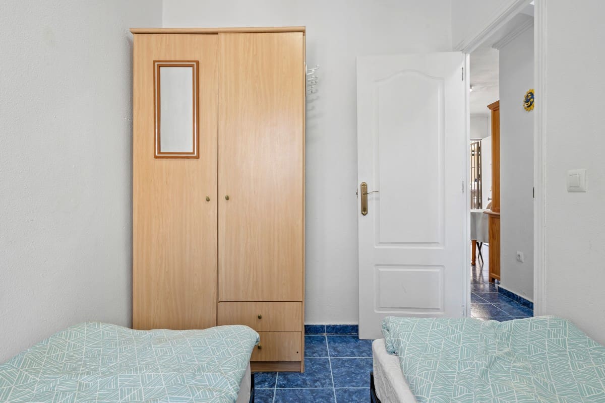 Apartamento de 2 habitaciones en Torrevieja en venta con piscina - 159.000 € (Ref: 10081782)