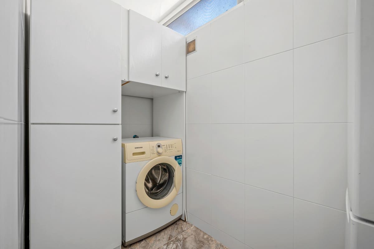 Apartamento de 2 habitaciones en Torrevieja en venta con piscina - 159.000 € (Ref: 10081782)