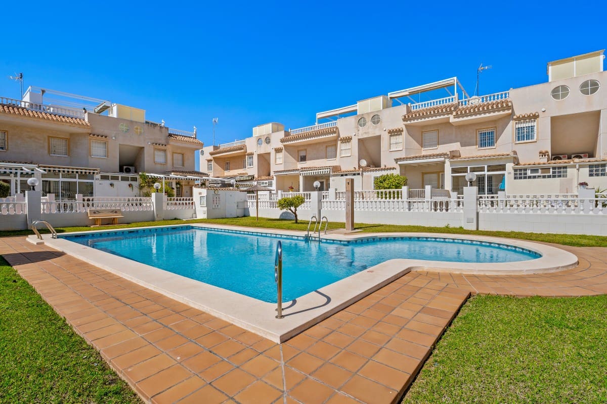 Apartamento de 2 habitaciones en Torrevieja en venta con piscina - 159.000 € (Ref: 10081782)