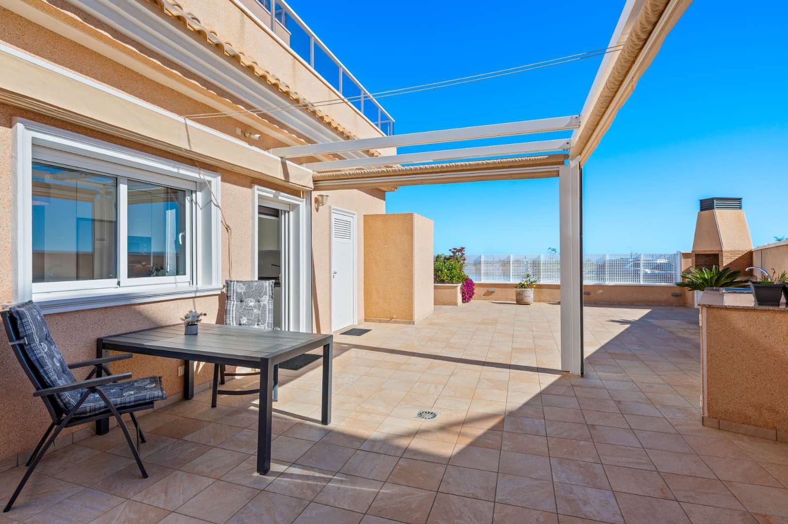 3 makuuhuone Huoneisto myytävänä paikassa Villamartin mukana uima-altaan - 360 000 € (Ref: 10081783)