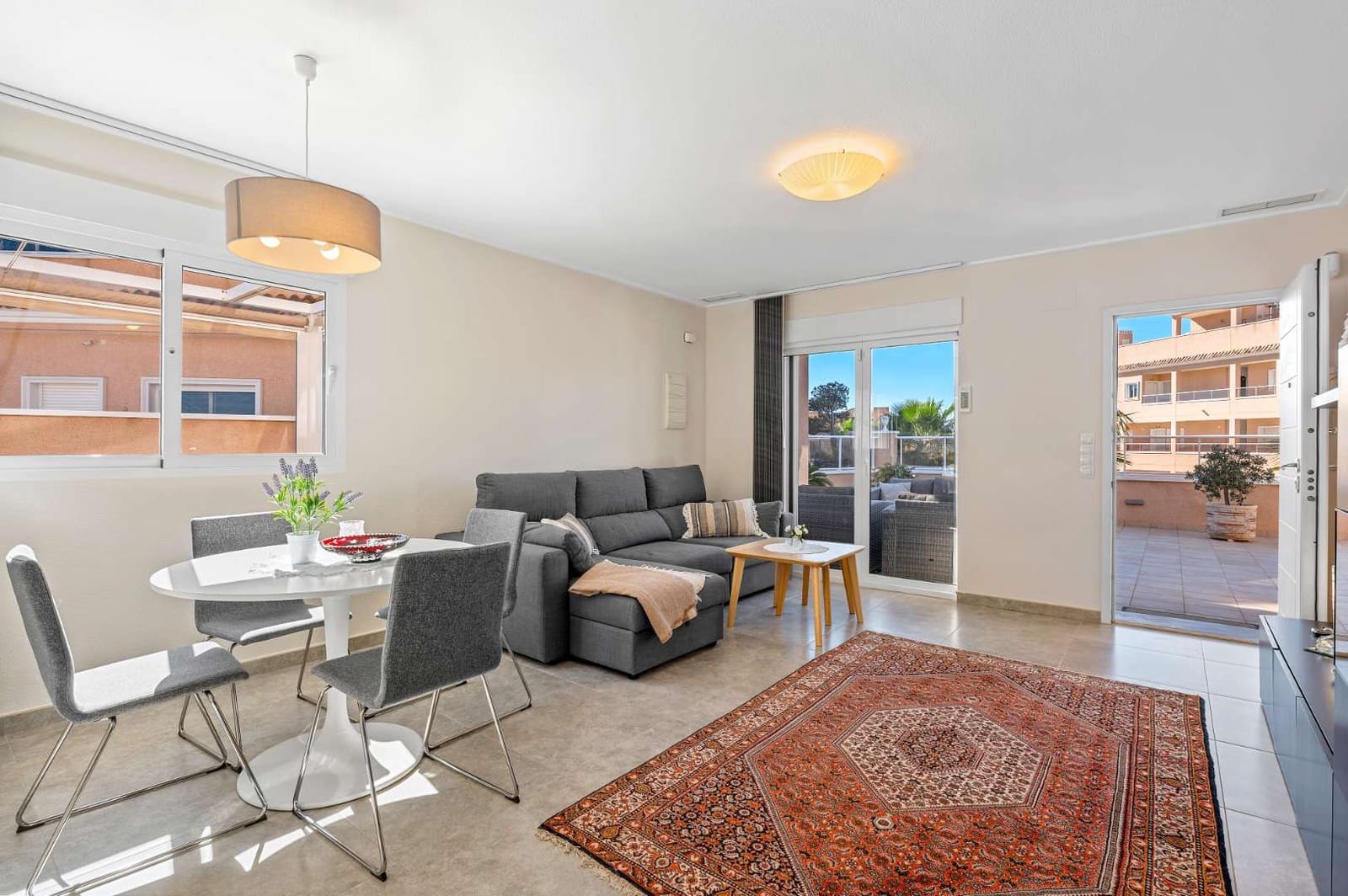 3 makuuhuone Huoneisto myytävänä paikassa Villamartin mukana uima-altaan - 360 000 € (Ref: 10081783)