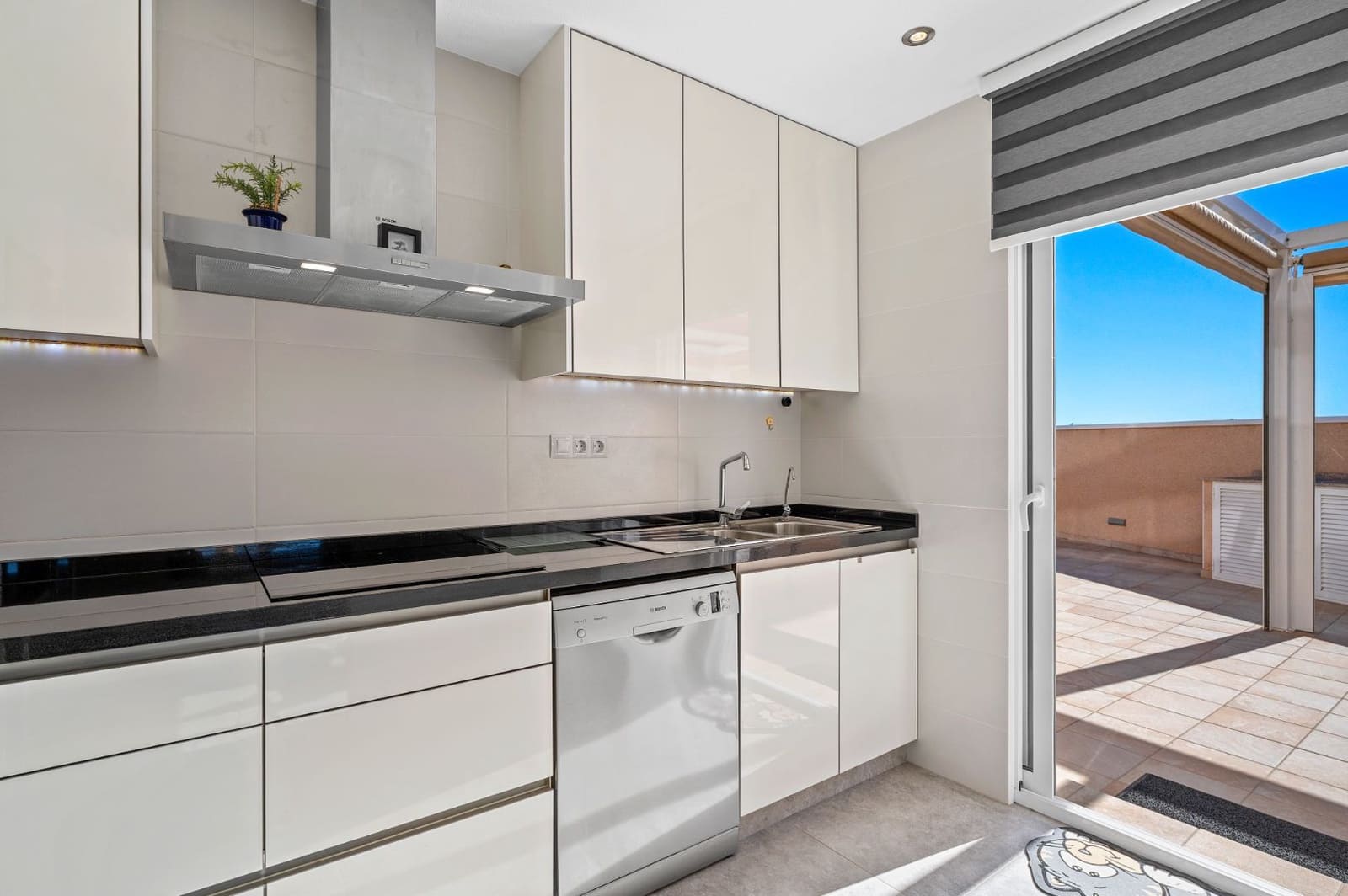 3 makuuhuone Huoneisto myytävänä paikassa Villamartin mukana uima-altaan - 360 000 € (Ref: 10081783)