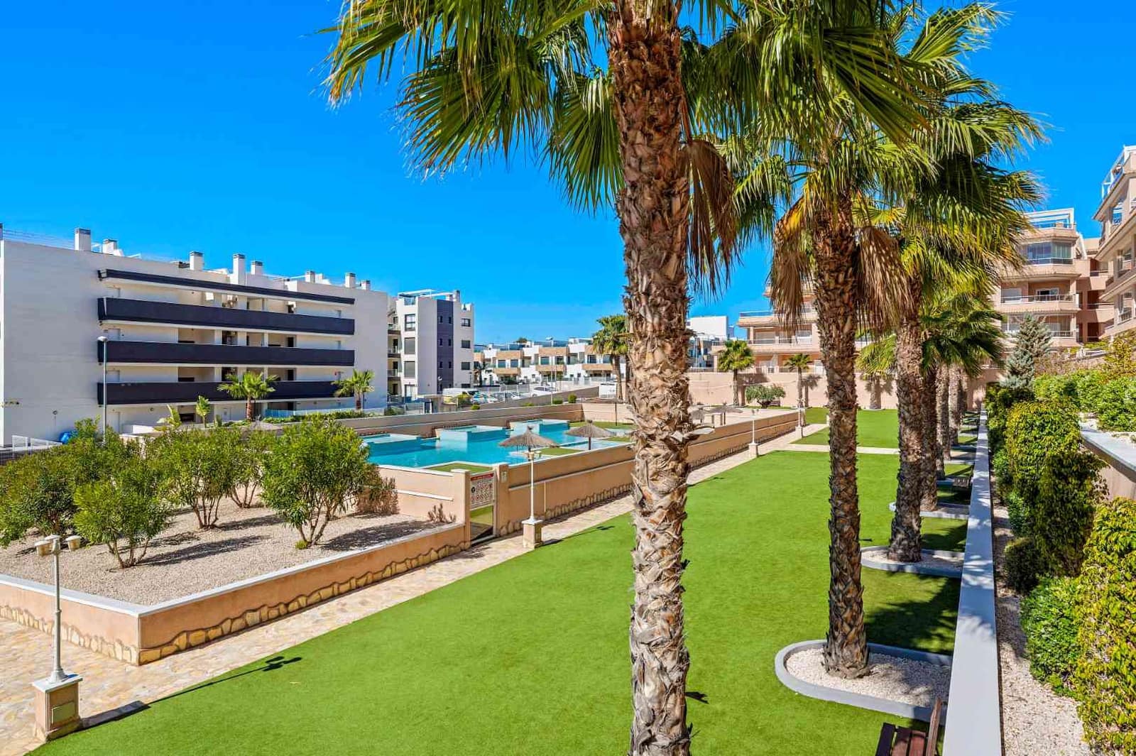 3 makuuhuone Huoneisto myytävänä paikassa Villamartin mukana uima-altaan - 360 000 € (Ref: 10081783)