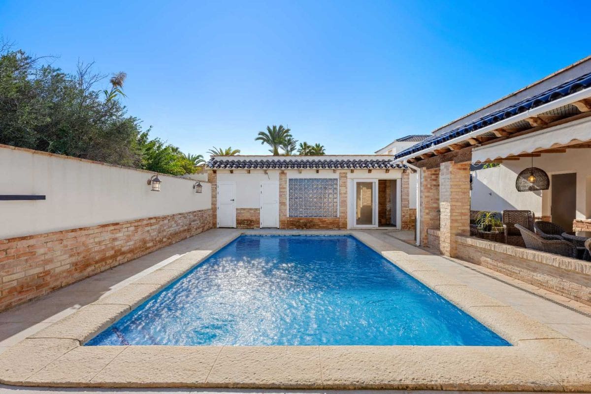 5 slaapkamer Villa te koop in La Torreta met zwembad - € 520.000 (Ref: 10081784)