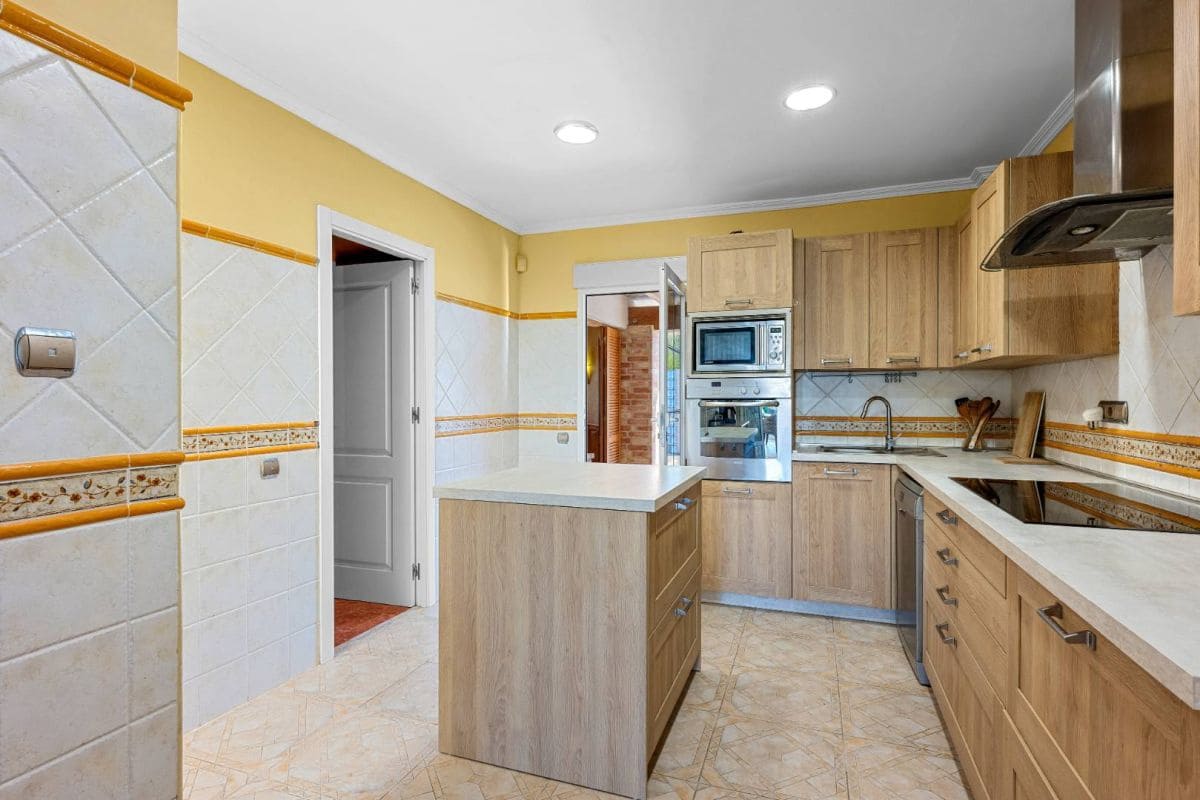 5 slaapkamer Villa te koop in La Torreta met zwembad - € 520.000 (Ref: 10081784)