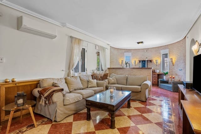 5 slaapkamer Villa te koop in La Torreta, Torrevieja met zwembad - € 520.000 (Ref: 10081784)