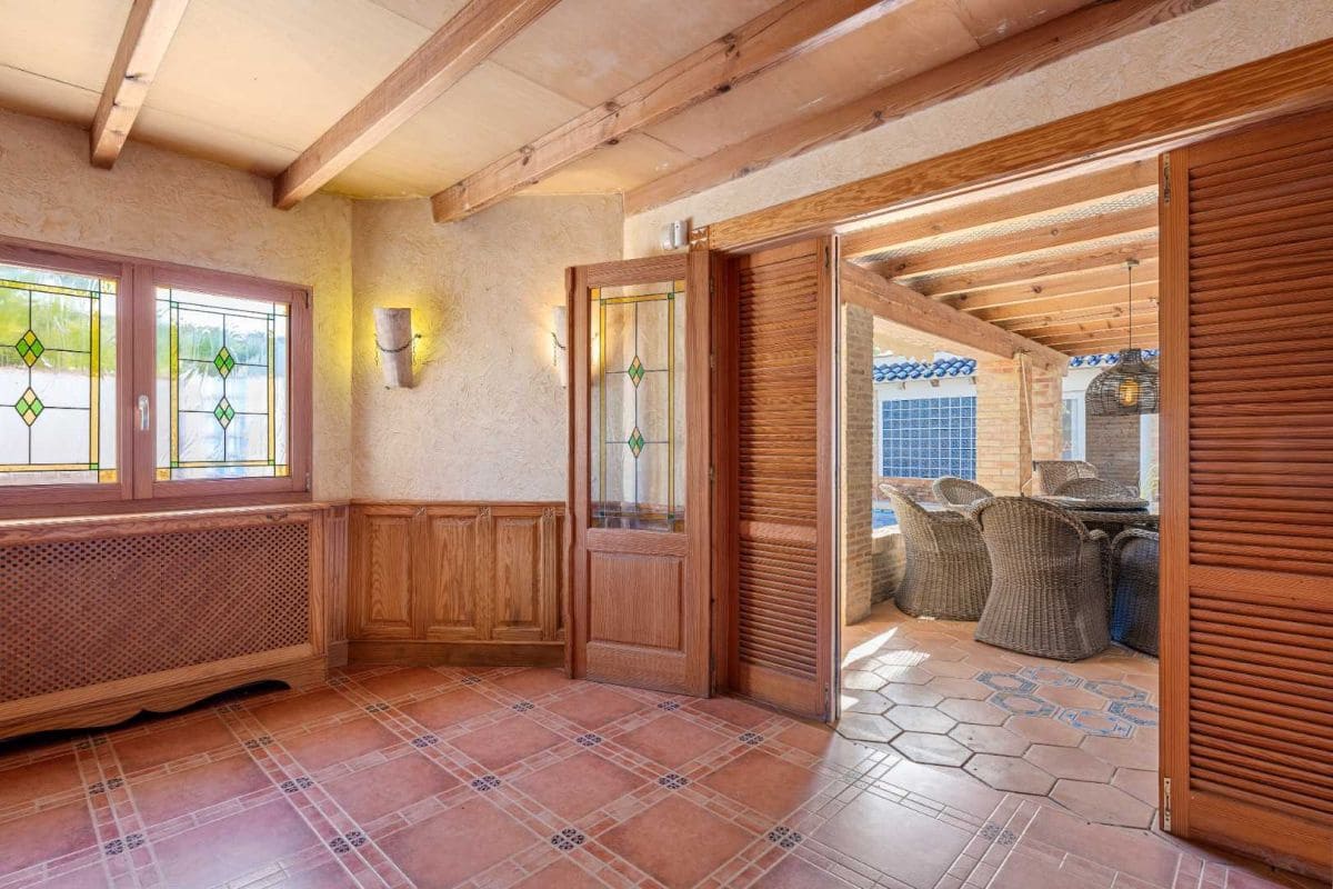 5 slaapkamer Villa te koop in La Torreta met zwembad - € 520.000 (Ref: 10081784)