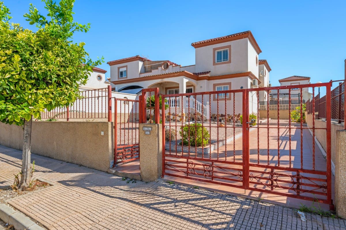 3 bedroom Townhouse for sale in San Fulgencio with pool - € 215,000 (Ref: 10100656)