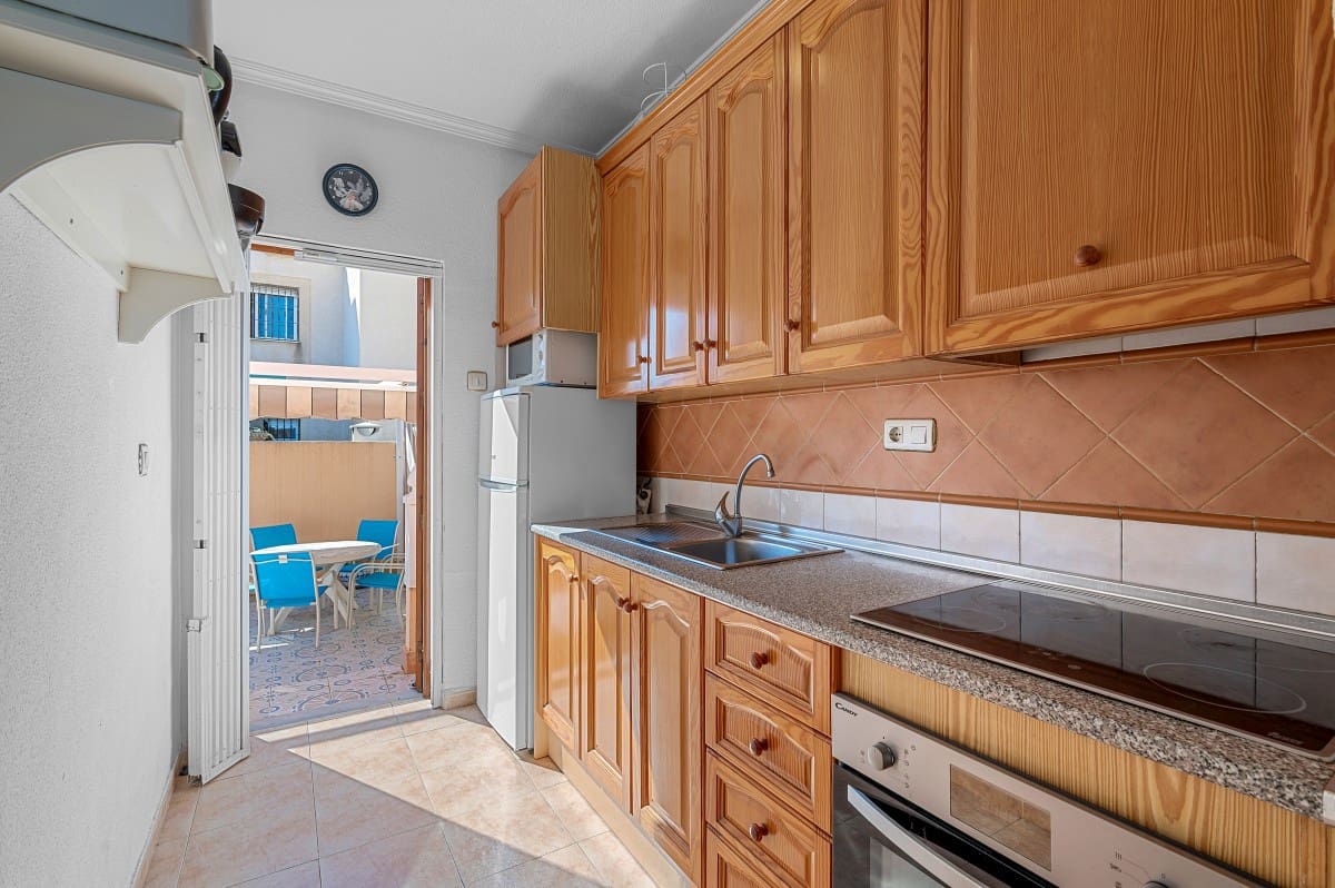2 soveværelse Lejlighed til salg i El Chaparral med swimmingpool - € 140.000 (Ref: 10117426)