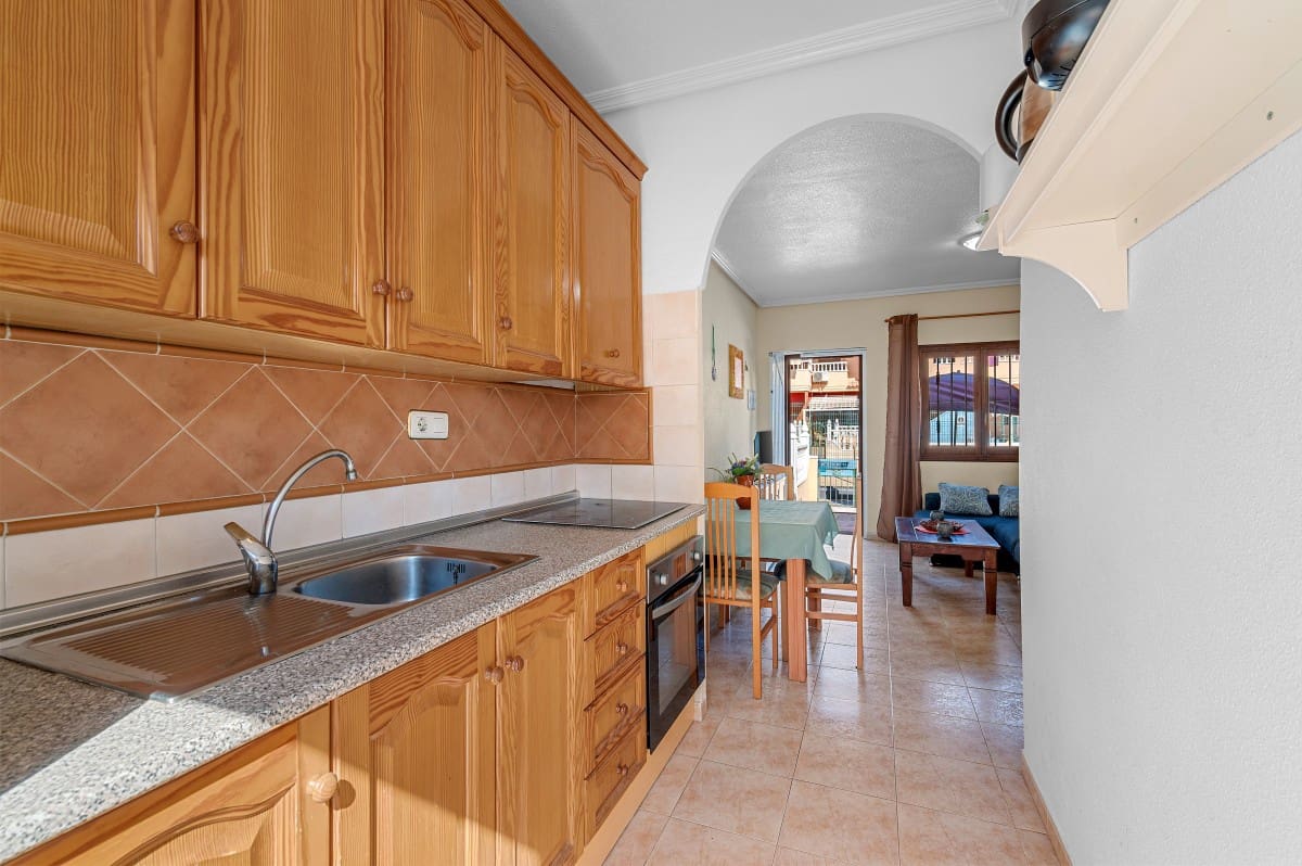 2 soveværelse Lejlighed til salg i El Chaparral med swimmingpool - € 140.000 (Ref: 10117426)