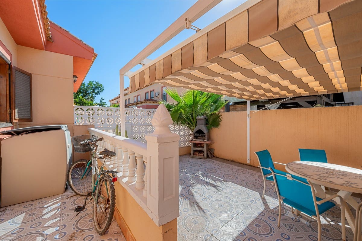 2 soveværelse Lejlighed til salg i El Chaparral med swimmingpool - € 140.000 (Ref: 10117426)
