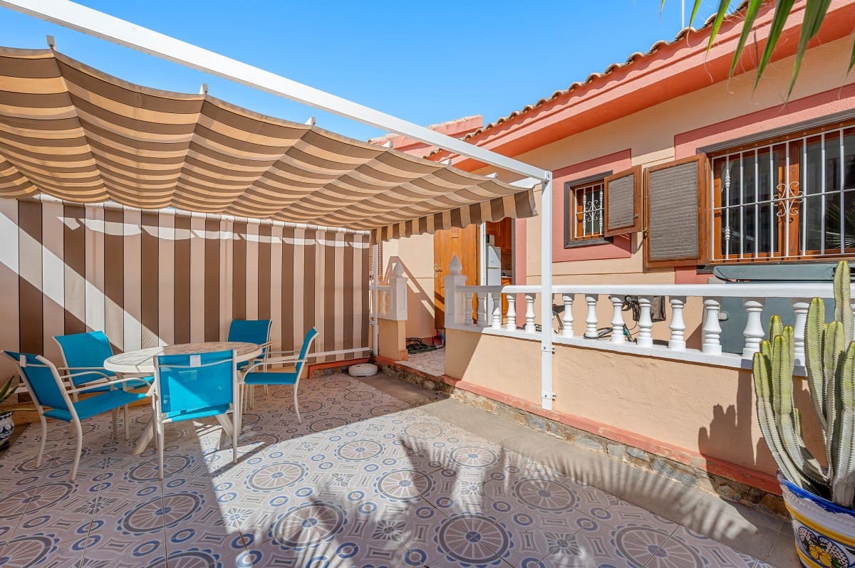 2 soveværelse Lejlighed til salg i El Chaparral med swimmingpool - € 140.000 (Ref: 10117426)