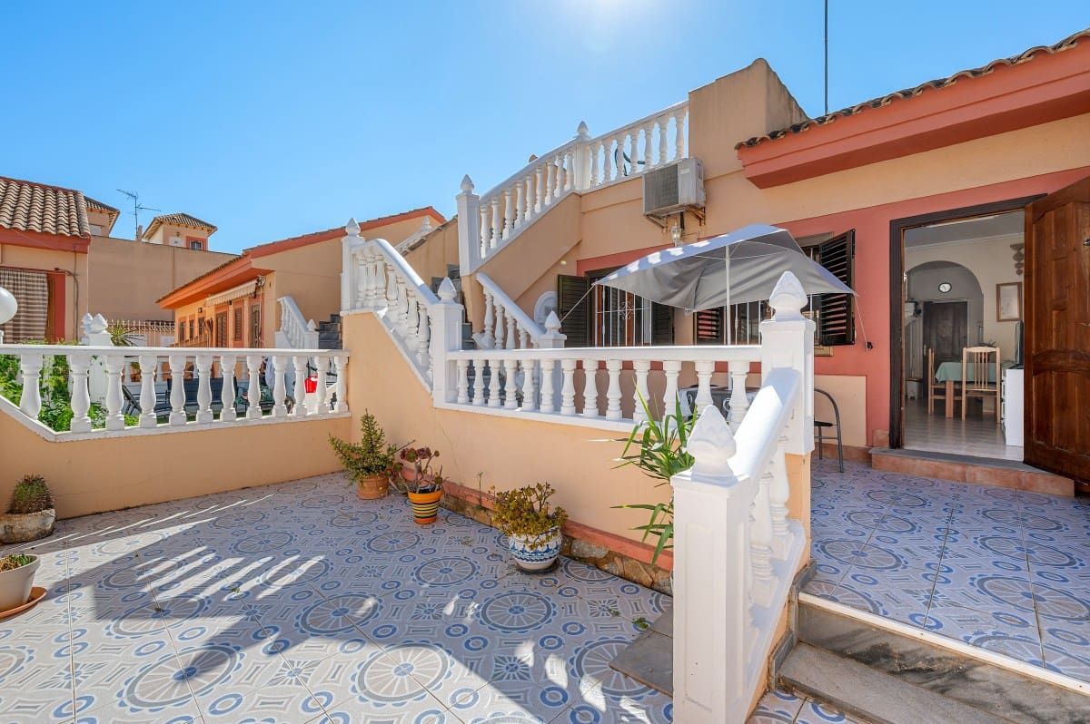 2 soveværelse Lejlighed til salg i El Chaparral med swimmingpool - € 140.000 (Ref: 10117426)