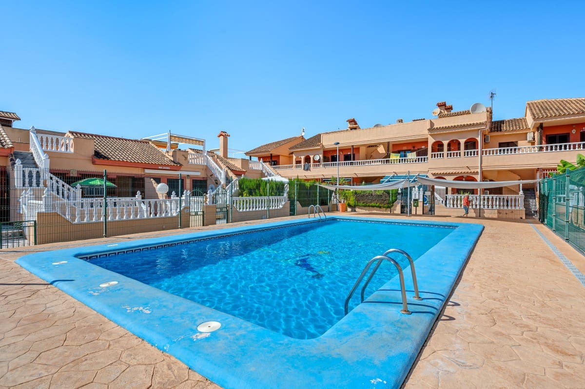 2 soveværelse Lejlighed til salg i El Chaparral med swimmingpool - € 140.000 (Ref: 10117426)