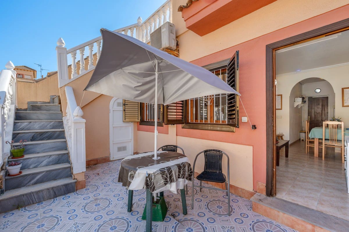 2 soveværelse Lejlighed til salg i El Chaparral med swimmingpool - € 140.000 (Ref: 10117426)