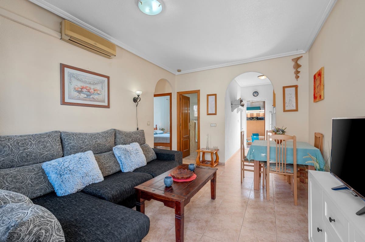 2 soveværelse Lejlighed til salg i El Chaparral med swimmingpool - € 140.000 (Ref: 10117426)
