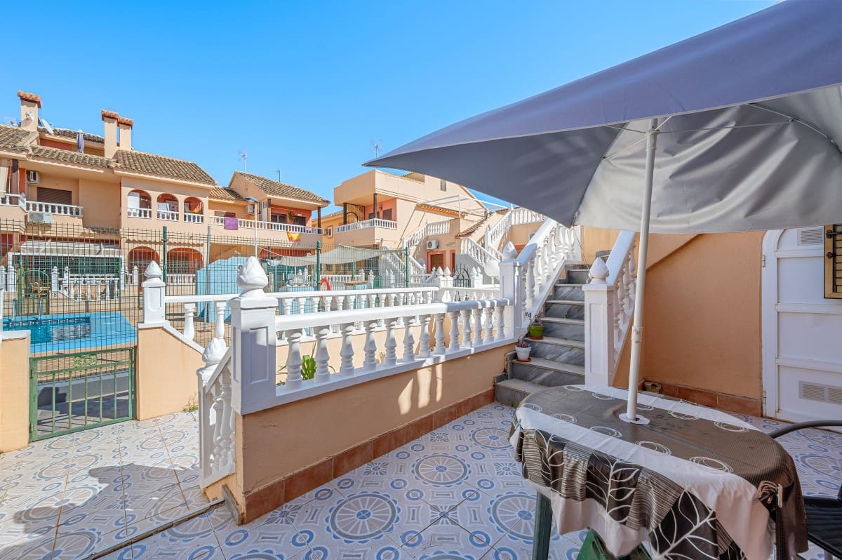 2 soveværelse Lejlighed til salg i El Chaparral med swimmingpool - € 140.000 (Ref: 10117426)