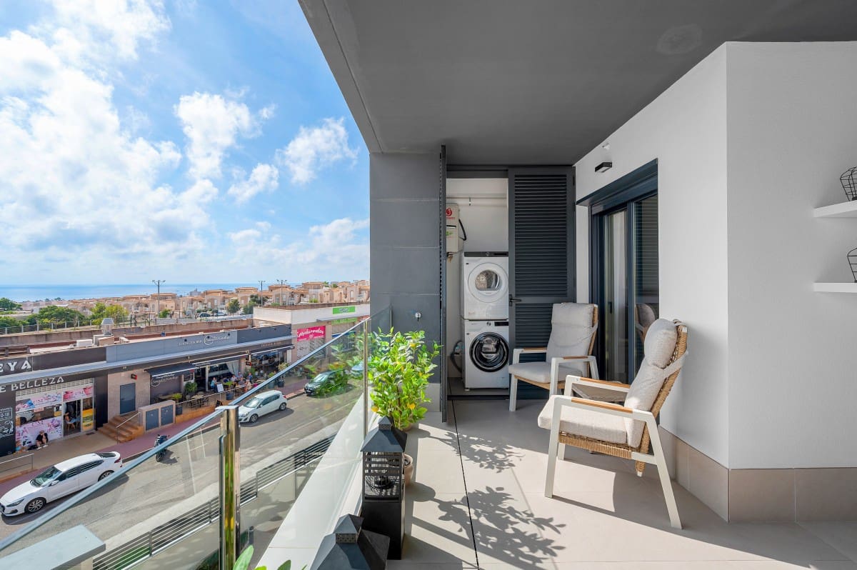 2 soverom Leilighet til salgs i Aguas Nuevas med svømmebasseng garasje - € 350 000 (Ref: 10118209)