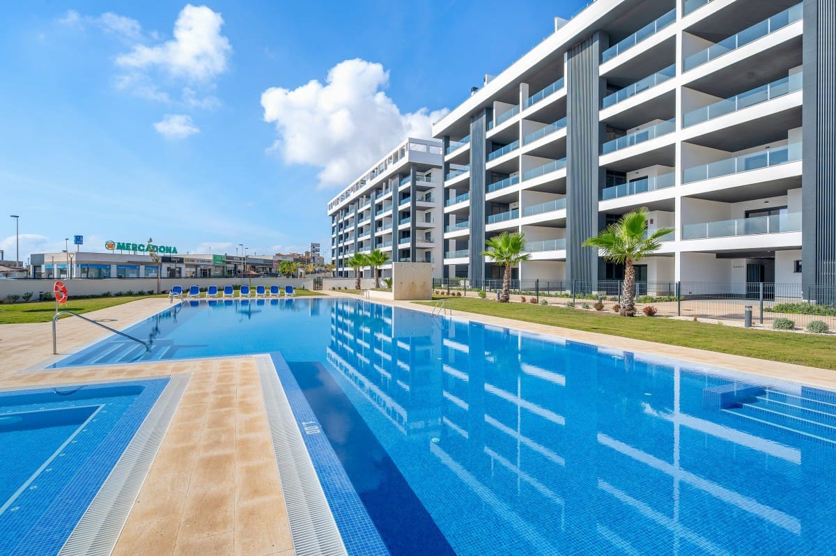 2 soverom Leilighet til salgs i Aguas Nuevas med svømmebasseng garasje - € 350 000 (Ref: 10118209)