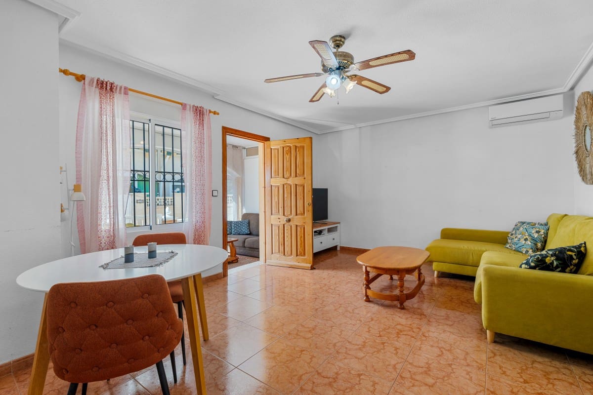 3 camera da letto Casa in vendita in Playa Flamenca con piscina - 220.000 € (Rif: 10165945)