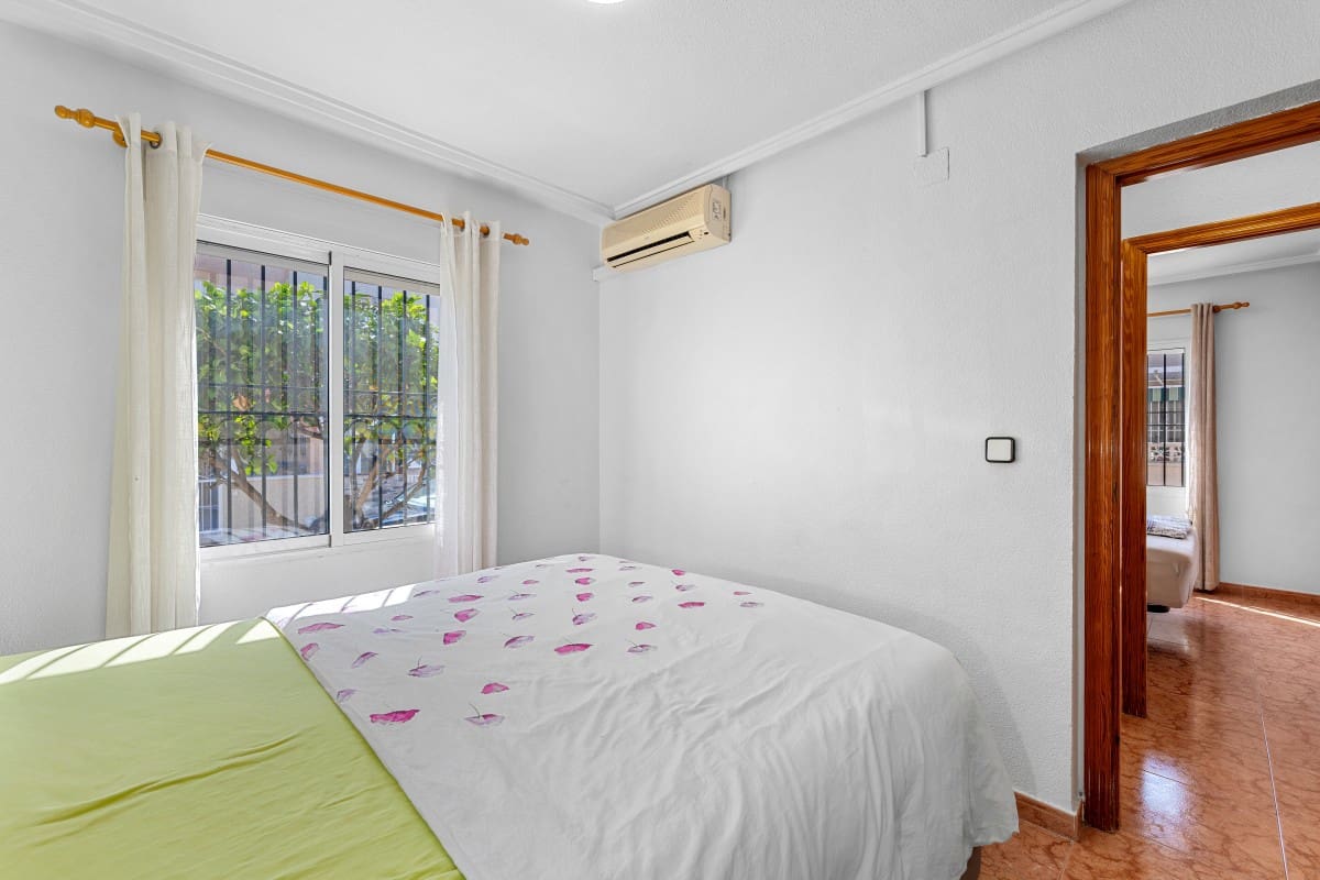 3 camera da letto Casa in vendita in Playa Flamenca con piscina - 220.000 € (Rif: 10165945)