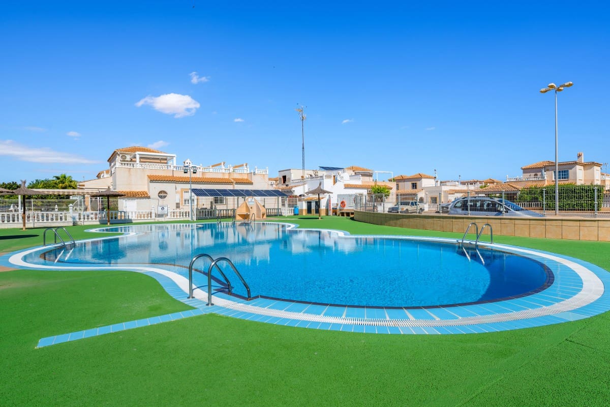 3 camera da letto Casa in vendita in Playa Flamenca con piscina - 220.000 € (Rif: 10165945)