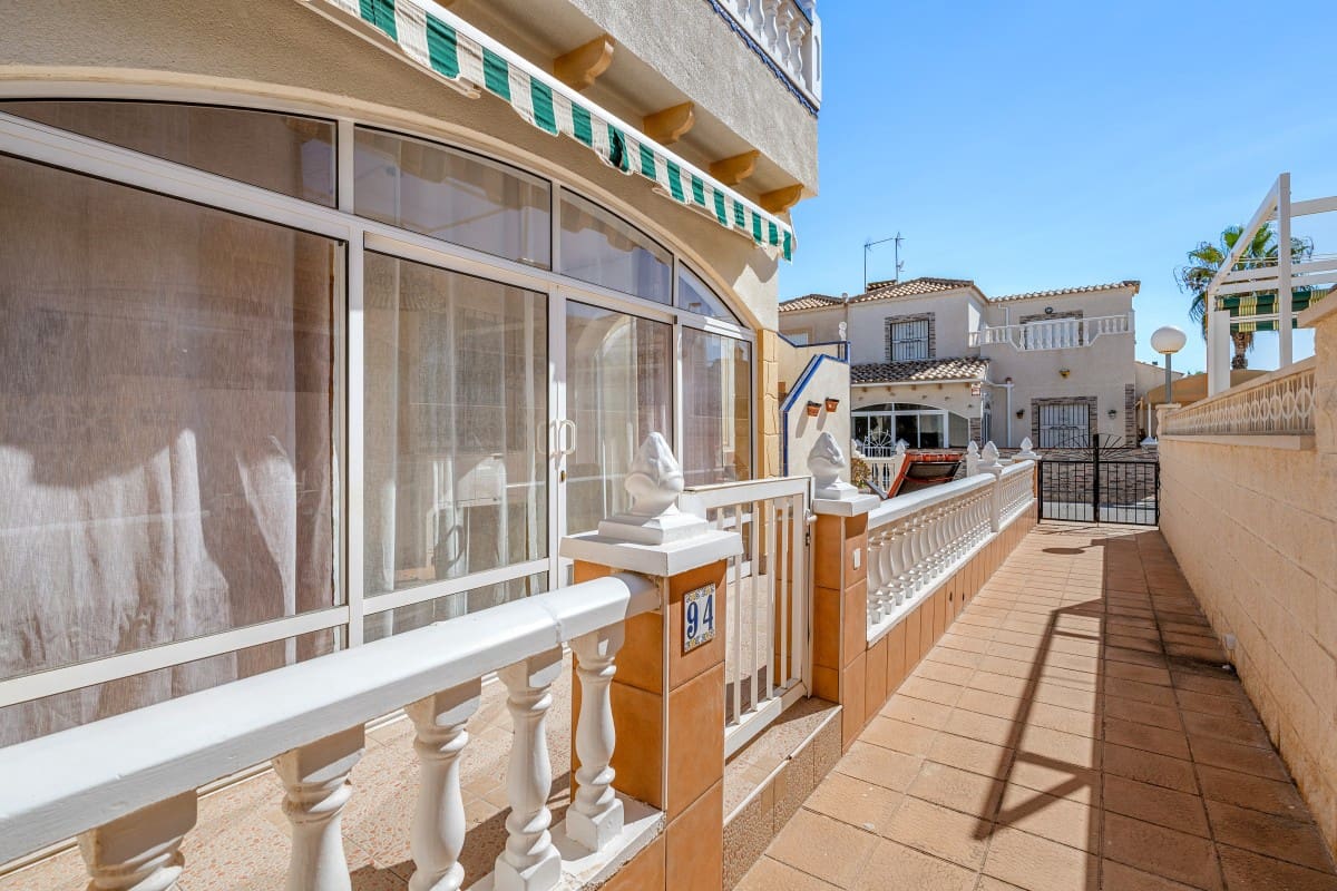3 camera da letto Casa in vendita in Playa Flamenca con piscina - 220.000 € (Rif: 10165945)