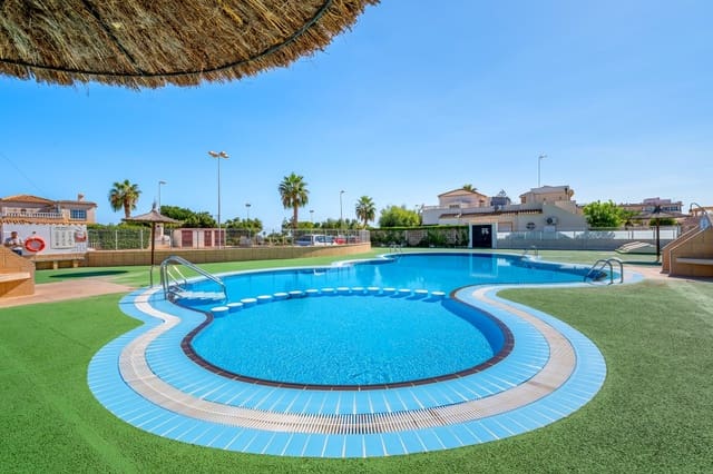 3 soverom Hus til salgs i Playa Flamenca, Orihuela med svømmebasseng - € 220 000 (Ref: 10165945)