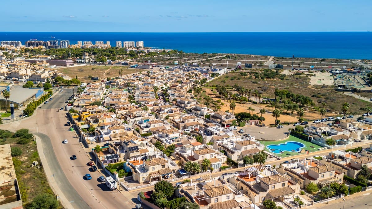 3 camera da letto Casa in vendita in Playa Flamenca con piscina - 220.000 € (Rif: 10165945)