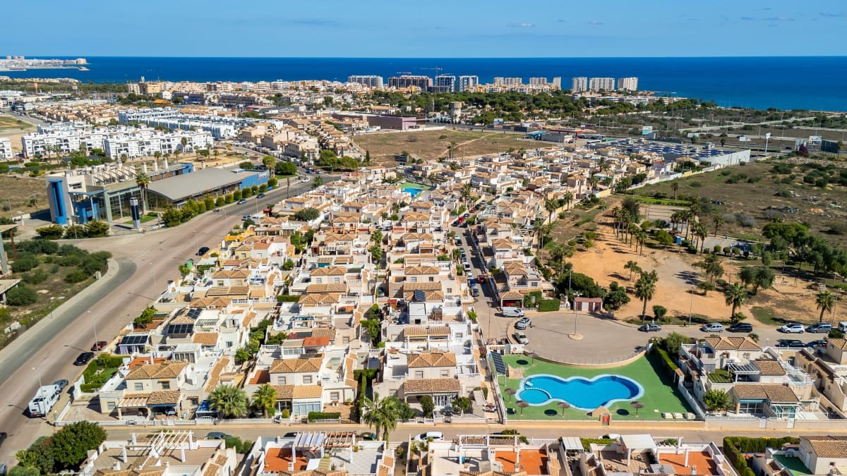 3 camera da letto Casa in vendita in Playa Flamenca con piscina - 220.000 € (Rif: 10165945)