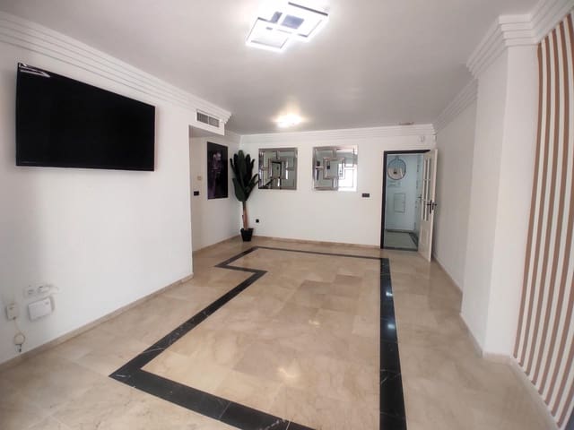 3 makuuhuone Huoneisto myytävänä paikassa Marbella mukana uima-altaan 
autotalli - 699 000 € (Ref: 9382427)