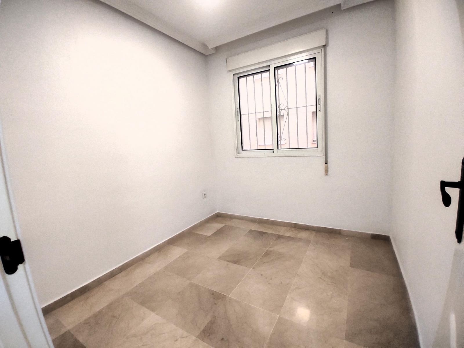 3 makuuhuone Huoneisto myytävänä paikassa Marbella mukana uima-altaan 
autotalli - 699 000 € (Ref: 9382427)