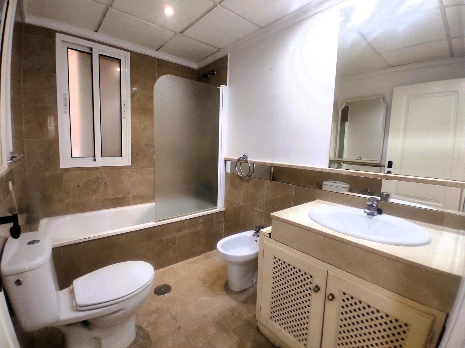 3 makuuhuone Huoneisto myytävänä paikassa Marbella mukana uima-altaan 
autotalli - 699 000 € (Ref: 9382427)