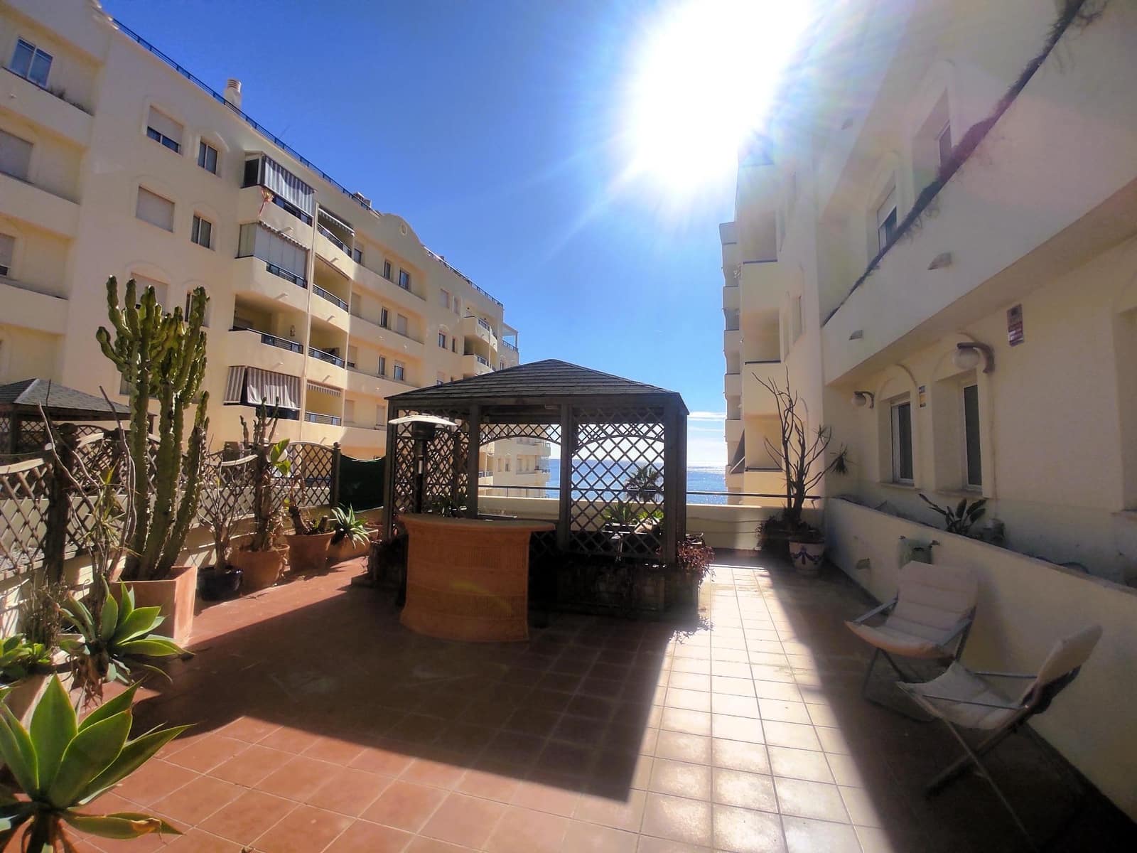 3 makuuhuone Huoneisto myytävänä paikassa Marbella mukana uima-altaan 
autotalli - 699 000 € (Ref: 9382427)