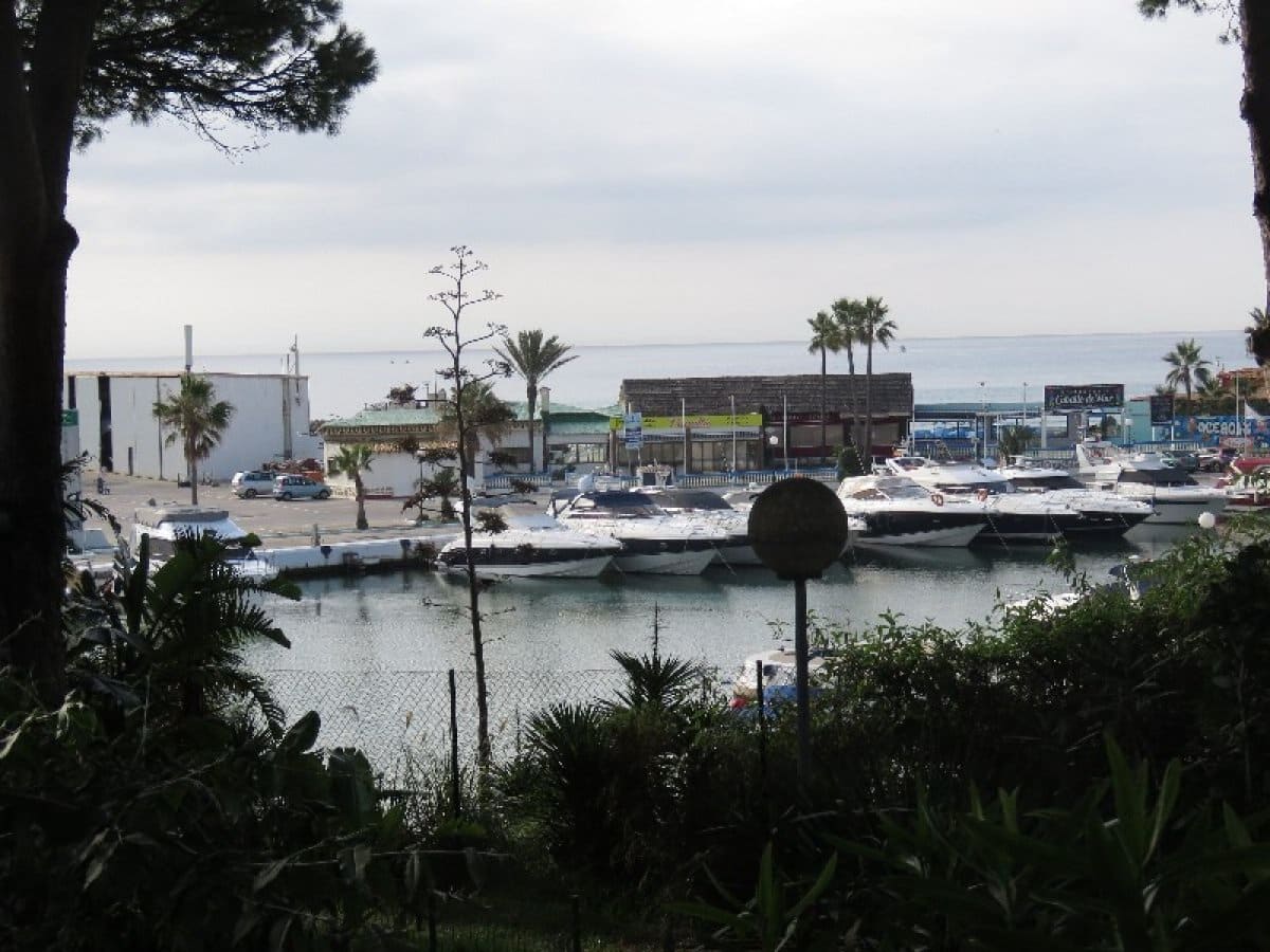 4 makuuhuone Huvila myytävänä paikassa Cabopino mukana uima-altaan 
autotalli - 2 300 000 € (Ref: 9382429)