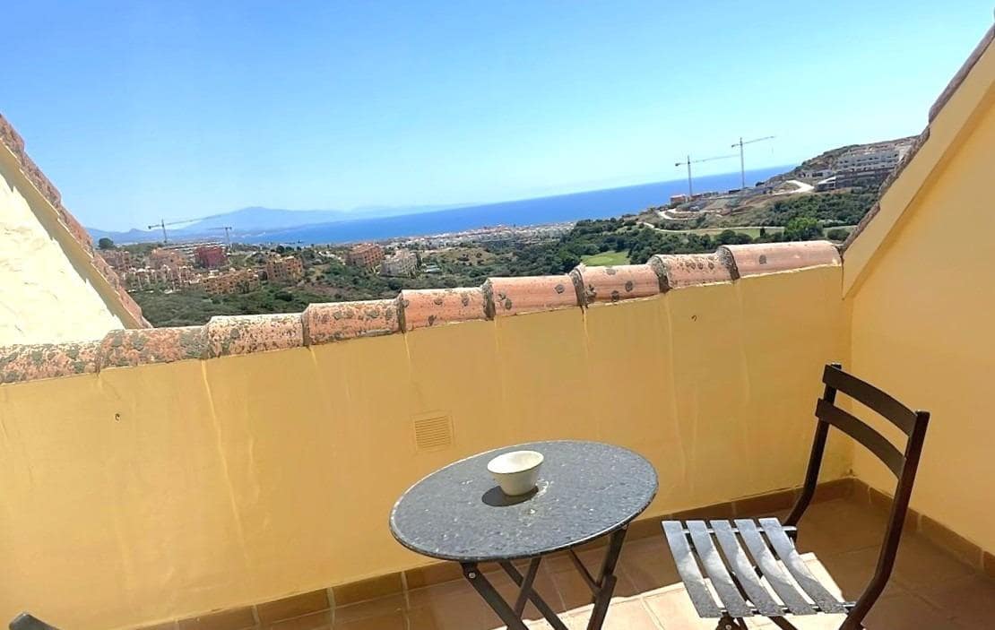 2 bedroom Penthouse for sale in La Duquesa / Puerto de la Duquesa with pool garage - € 250,000 (Ref: 9382430)