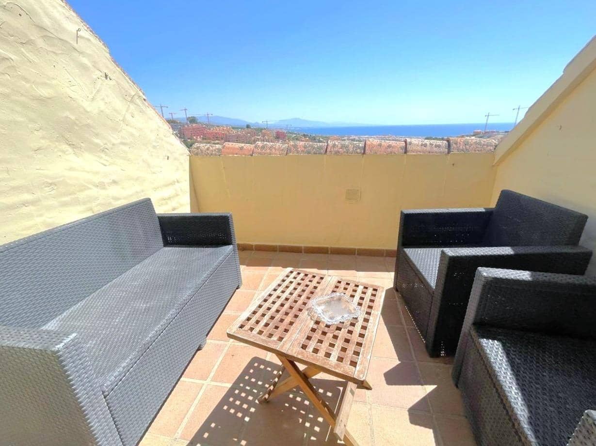 2 bedroom Penthouse for sale in La Duquesa / Puerto de la Duquesa with pool garage - € 250,000 (Ref: 9382430)