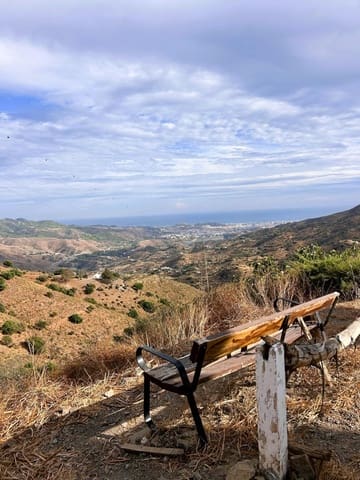 4 bedroom Finca/Country House for sale in Residencial Jardin Botanico, Málaga city - € 224,000 (Ref: 9382446)
