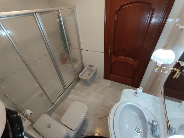2 bedroom Apartment for sale in La Trinidad, Málaga city with garage - € 319,995 (Ref: 9382450)