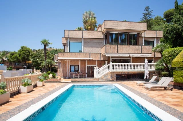 6 soverom Villa til salgs i Pinares de San Antón, Málaga by med svømmebasseng garasje - € 3 450 000 (Ref: 9386001)