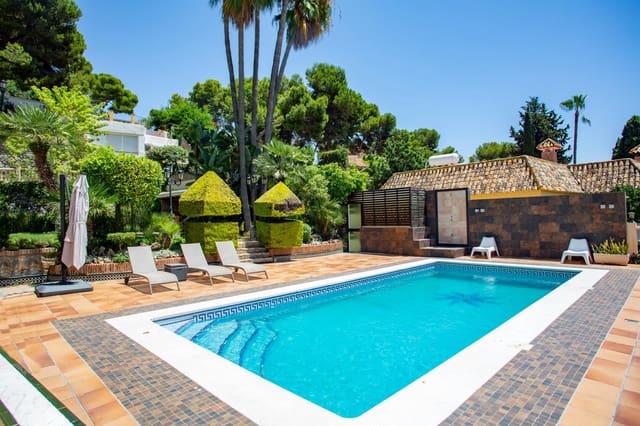 6 soverom Villa til salgs i Pinares de San Antón, Málaga by med svømmebasseng garasje - € 3 450 000 (Ref: 9386001)