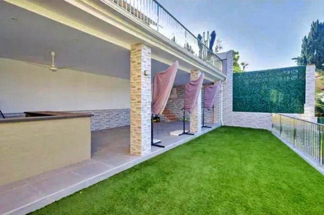 4 soverom Villa til salgs i Cerrado de Calderon, Málaga by med svømmebasseng garasje - € 1 300 000 (Ref: 9387919)