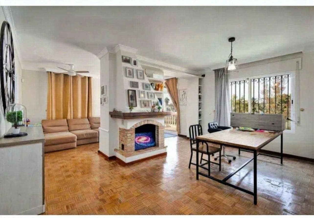 4 soverom Villa til salgs i Malaga by med svømmebasseng garasje - € 1 300 000 (Ref: 9387919)