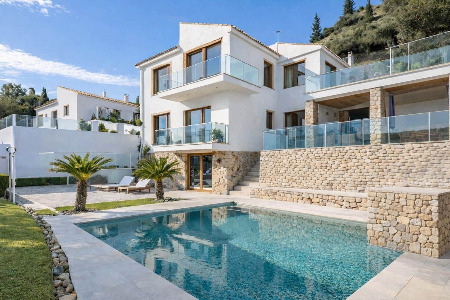 4 sovrum Villa till salu i Malaga stad med pool garage - 1 185 000 € (Ref: 9387919)