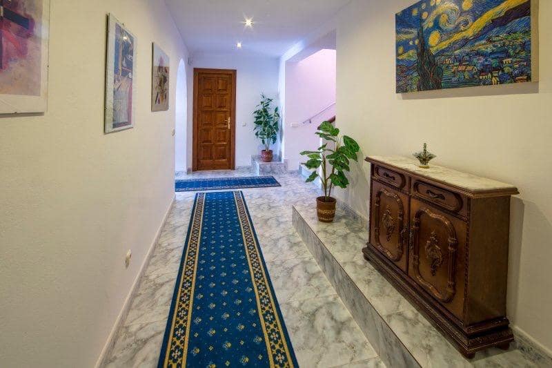 Chalet de 4 habitaciones en San Pedro de Alcantara en venta con piscina garaje - 2.100.000 € (Ref: 9398491)